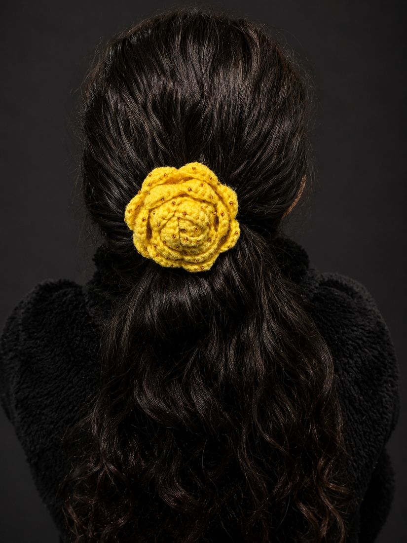 Crochet rose scrunchie with beadwork